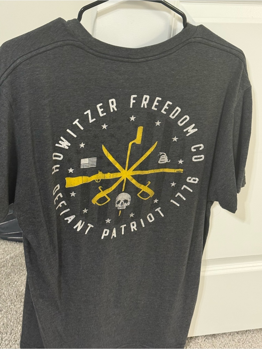 Charcoal Short-Sleeve Graphic Tee with Yellow Patriotic Emblem